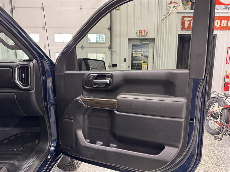 2022 Chevrolet Silverado 2500HD LT   - Photo 25 - Rochelle, IL 61068