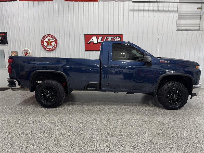 2022 Chevrolet Silverado 2500HD LT   - Photo 3 - Rochelle, IL 61068