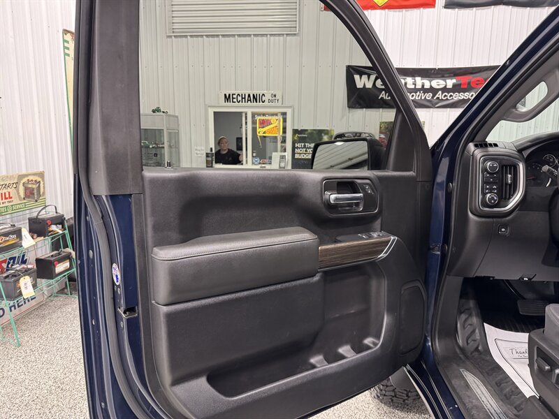 2022 Chevrolet Silverado 2500HD LT   - Photo 26 - Rochelle, IL 61068