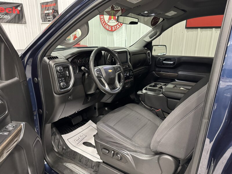 2022 Chevrolet Silverado 2500HD LT   - Photo 6 - Rochelle, IL 61068