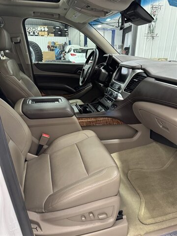 2016 Chevrolet Suburban LTZ 1500   - Photo 31 - Rochelle, IL 61068