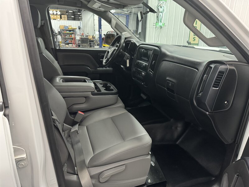 2015 Chevrolet Silverado 2500 Work Truck   - Photo 19 - Rochelle, IL 61068