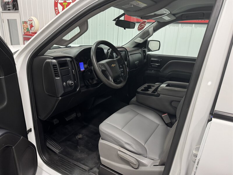 2015 Chevrolet Silverado 2500 Work Truck   - Photo 8 - Rochelle, IL 61068