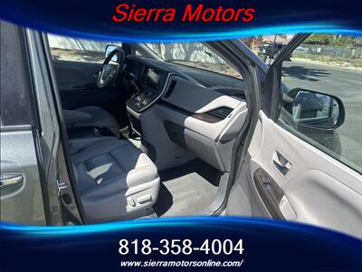 2020 Toyota Sienna XLE 8-Passenger   - Photo 14 - North Hollywood, CA 91606