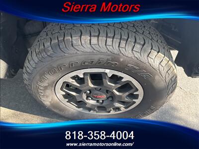 2024 Toyota Tacoma TRD 4X4 OFF ROAD   - Photo 12 - North Hollywood, CA 91606