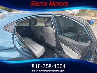 2025 Toyota Camry LE - Photo 11 - North Hollywood, CA 91606