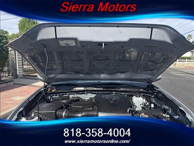 2021 Toyota Tacoma TRD 4X4 OFF ROAD   - Photo 13 - North Hollywood, CA 91606