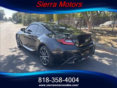 2024 Toyota GR86 PREMIUM - Photo 5 - North Hollywood, CA 91606