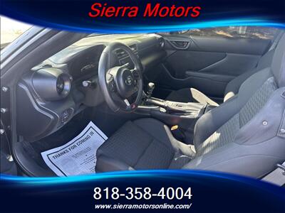 2024 Toyota GR86 PREMIUM - Photo 9 - North Hollywood, CA 91606
