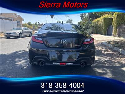 2024 Toyota GR86 PREMIUM - Photo 6 - North Hollywood, CA 91606