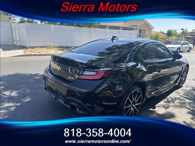 2024 Toyota GR86 PREMIUM - Photo 7 - North Hollywood, CA 91606