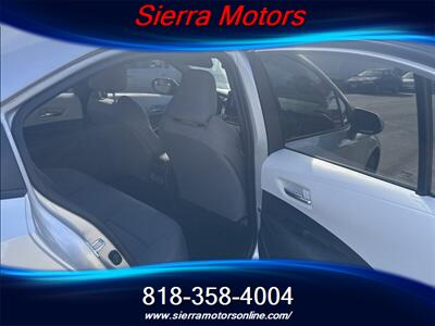 2025 Toyota Corolla SE - Photo 10 - North Hollywood, CA 91606
