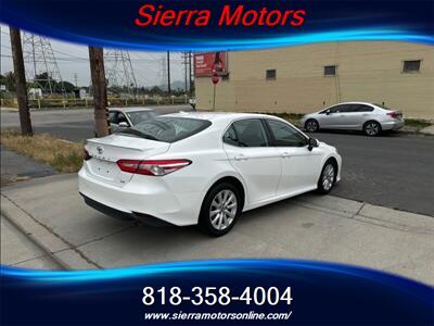 2020 Toyota Camry LE   - Photo 4 - North Hollywood, CA 91606