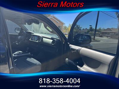 2019 Toyota Tacoma SR5 V6   - Photo 10 - North Hollywood, CA 91606