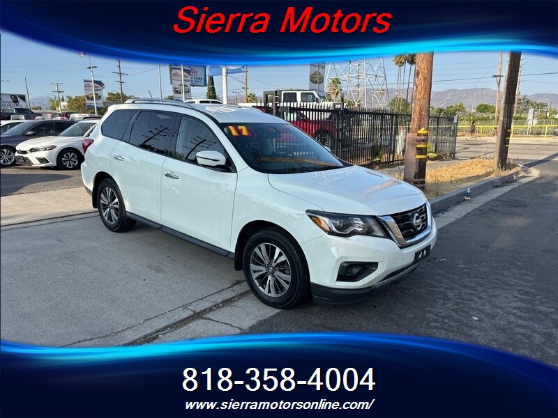 2017 Nissan Pathfinder S   - Photo 1 - North Hollywood, CA 91606