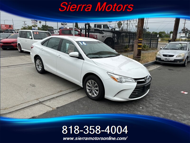 2016 Toyota Camry LE   - Photo 1 - North Hollywood, CA 91606