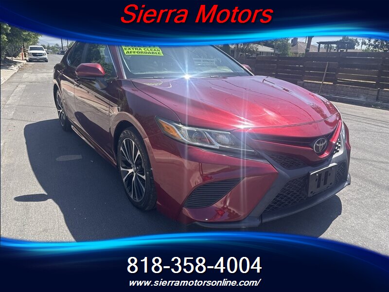 2018 Toyota Camry SE   - Photo 1 - North Hollywood, CA 91606