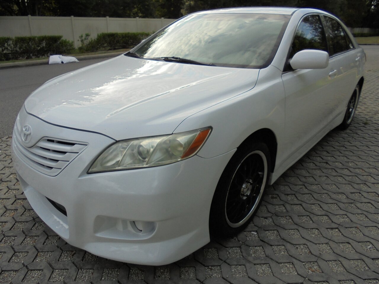 2007 Toyota Camry LE   - Photo 2 - Deland, FL 32720