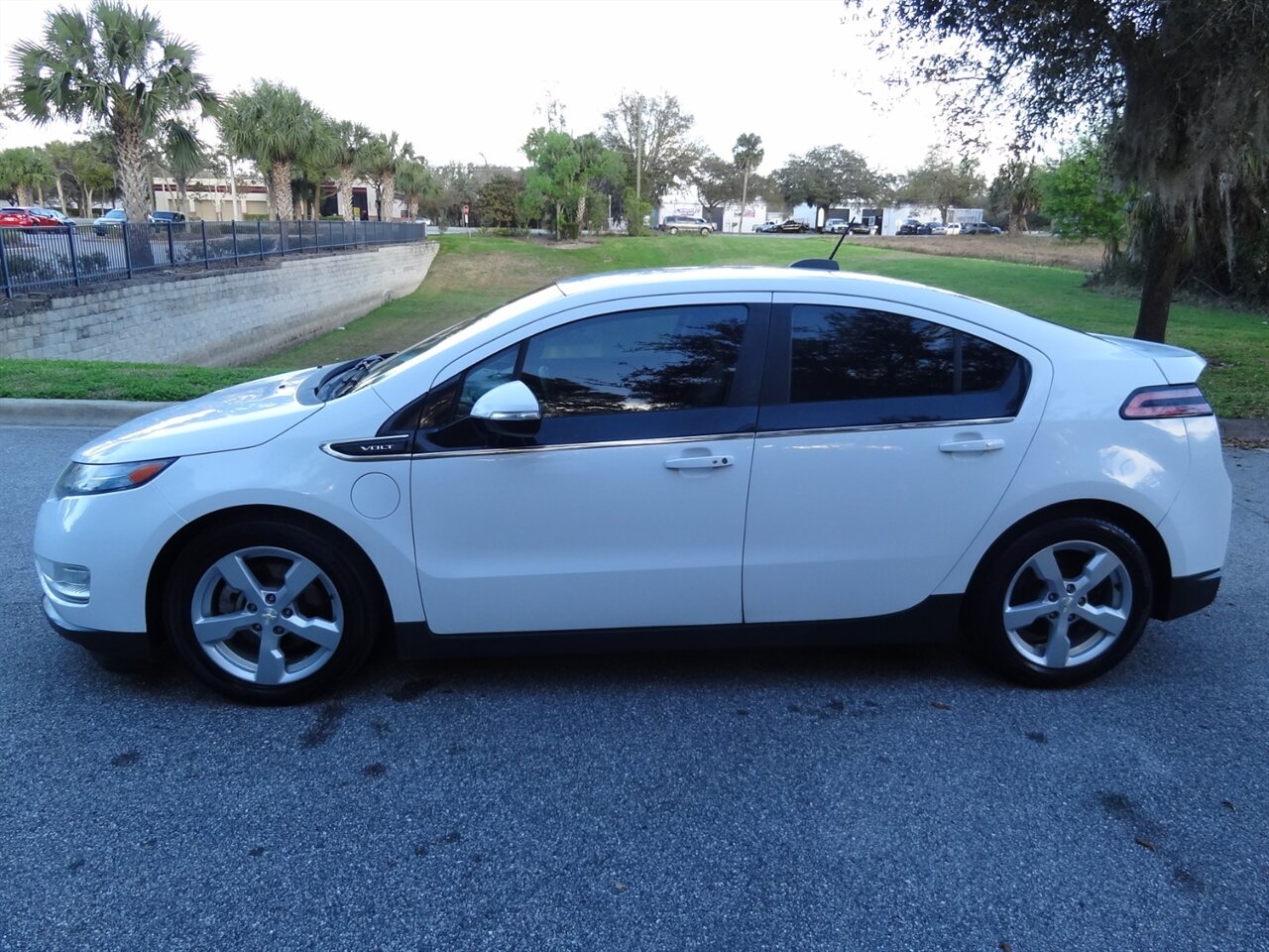 2015 Chevrolet Volt Premium   - Photo 16 - Deland, FL 32720