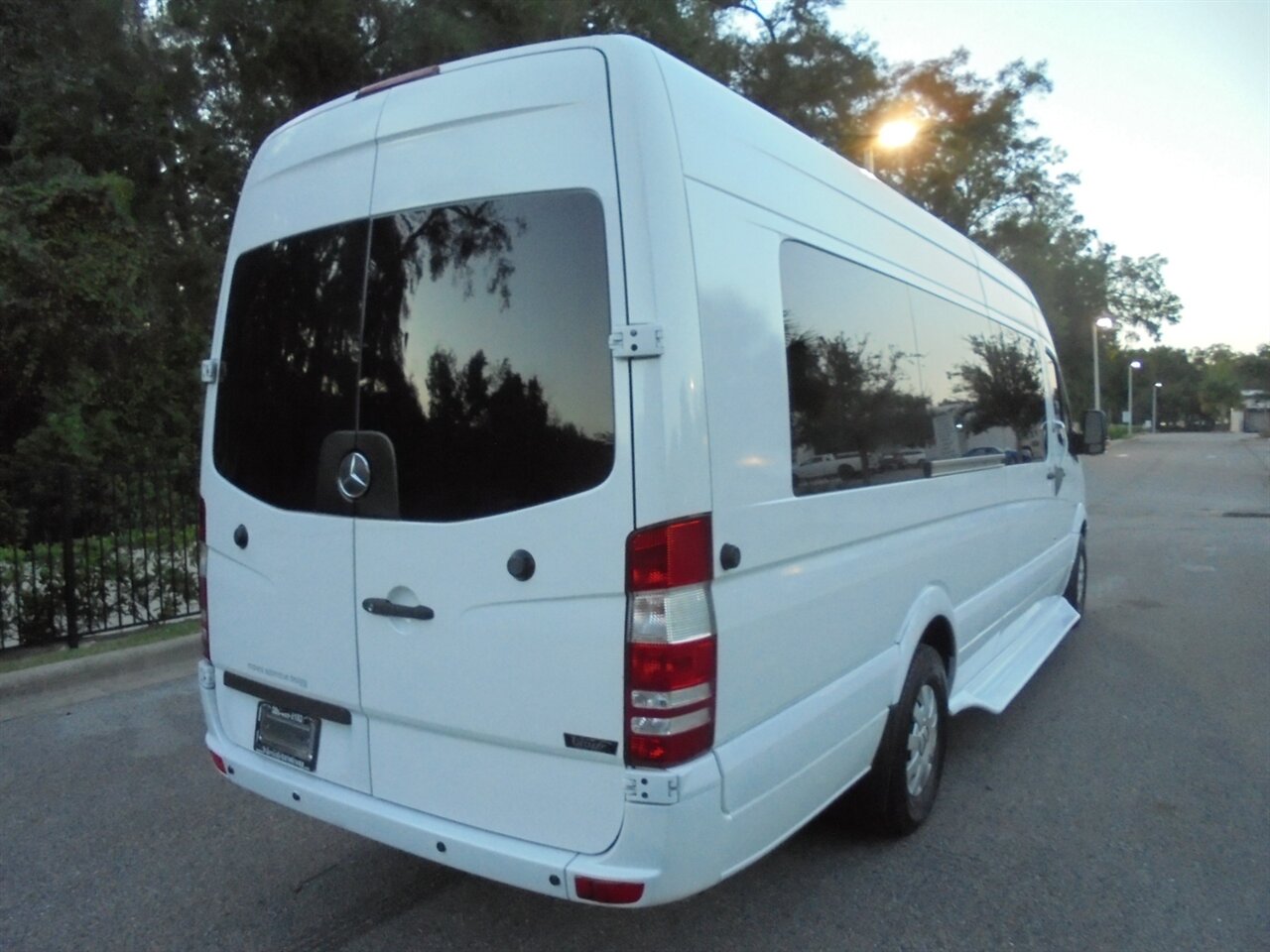 2011 Mercedes-Benz Sprinter Midwest Automotive Design  Daycruiser - Photo 10 - Deland, FL 32720