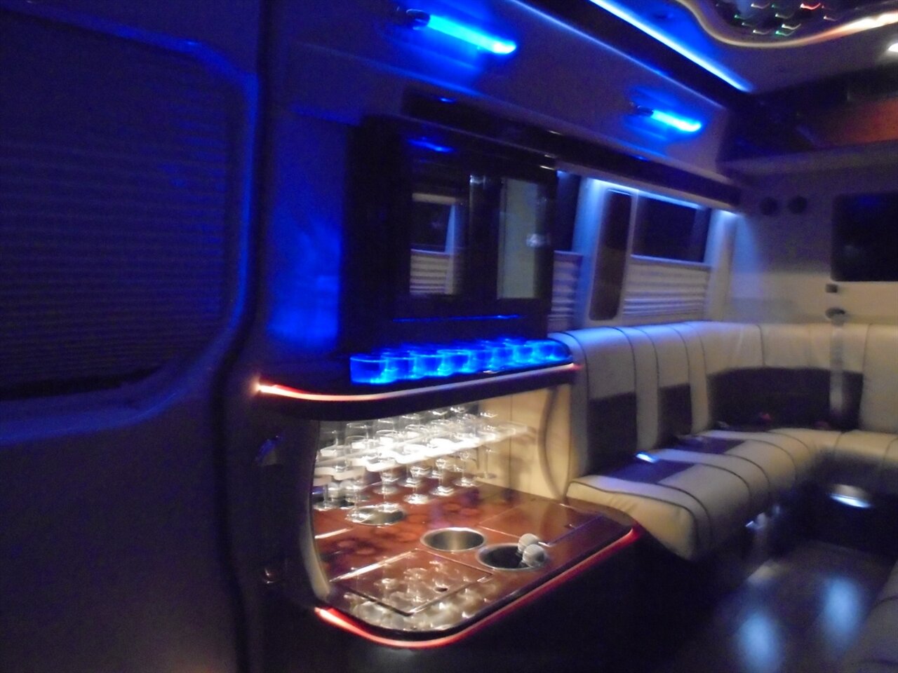 2011 Mercedes-Benz Sprinter Midwest Automotive Design  Daycruiser - Photo 33 - Deland, FL 32720