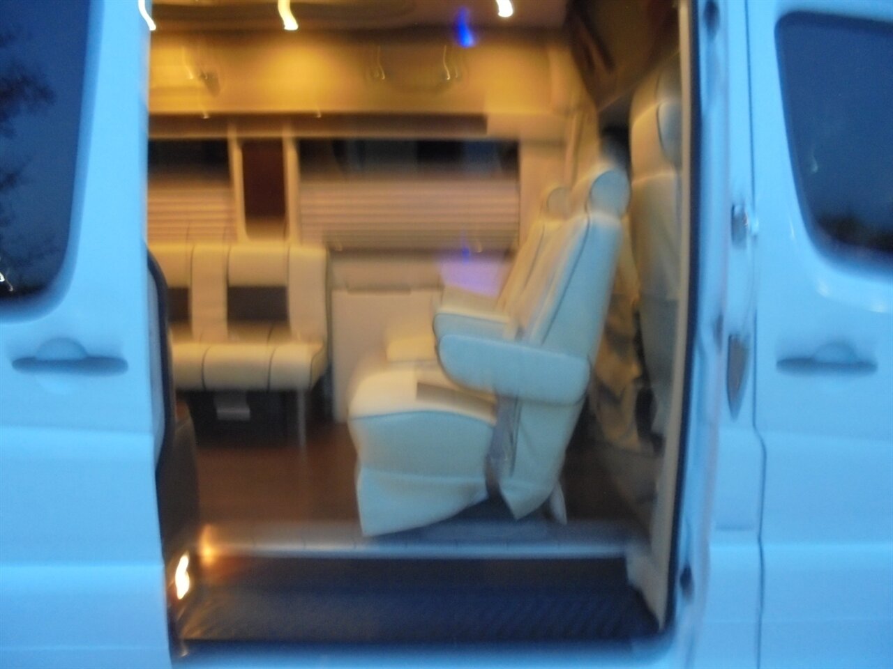 2011 Mercedes-Benz Sprinter Midwest Automotive Design  Daycruiser - Photo 21 - Deland, FL 32720