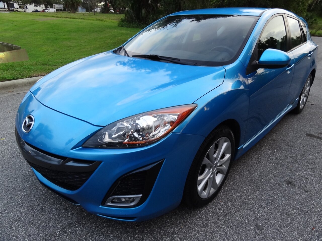 2011 Mazda Mazda3 s Sport   - Photo 2 - Deland, FL 32720