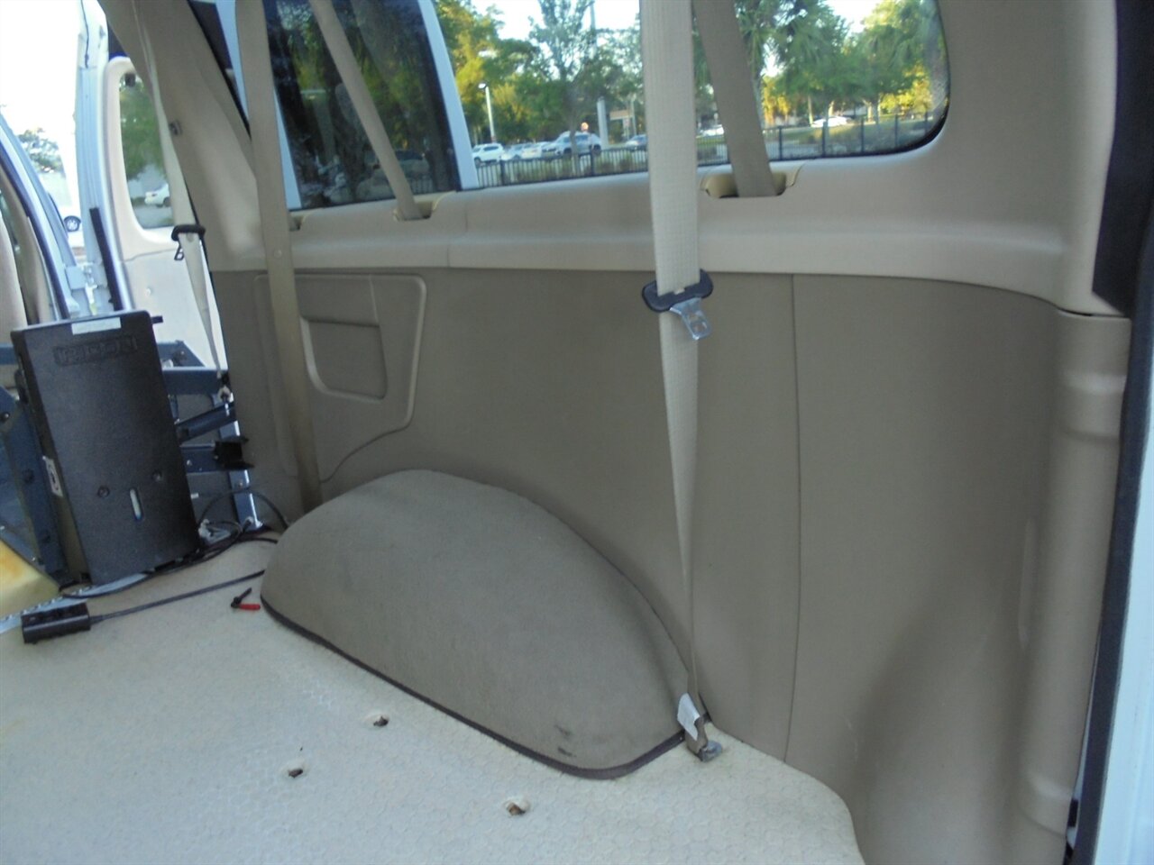 2009 Ford E-350 SD XLT  Handicap equipped VMI - Photo 41 - Deland, FL 32720