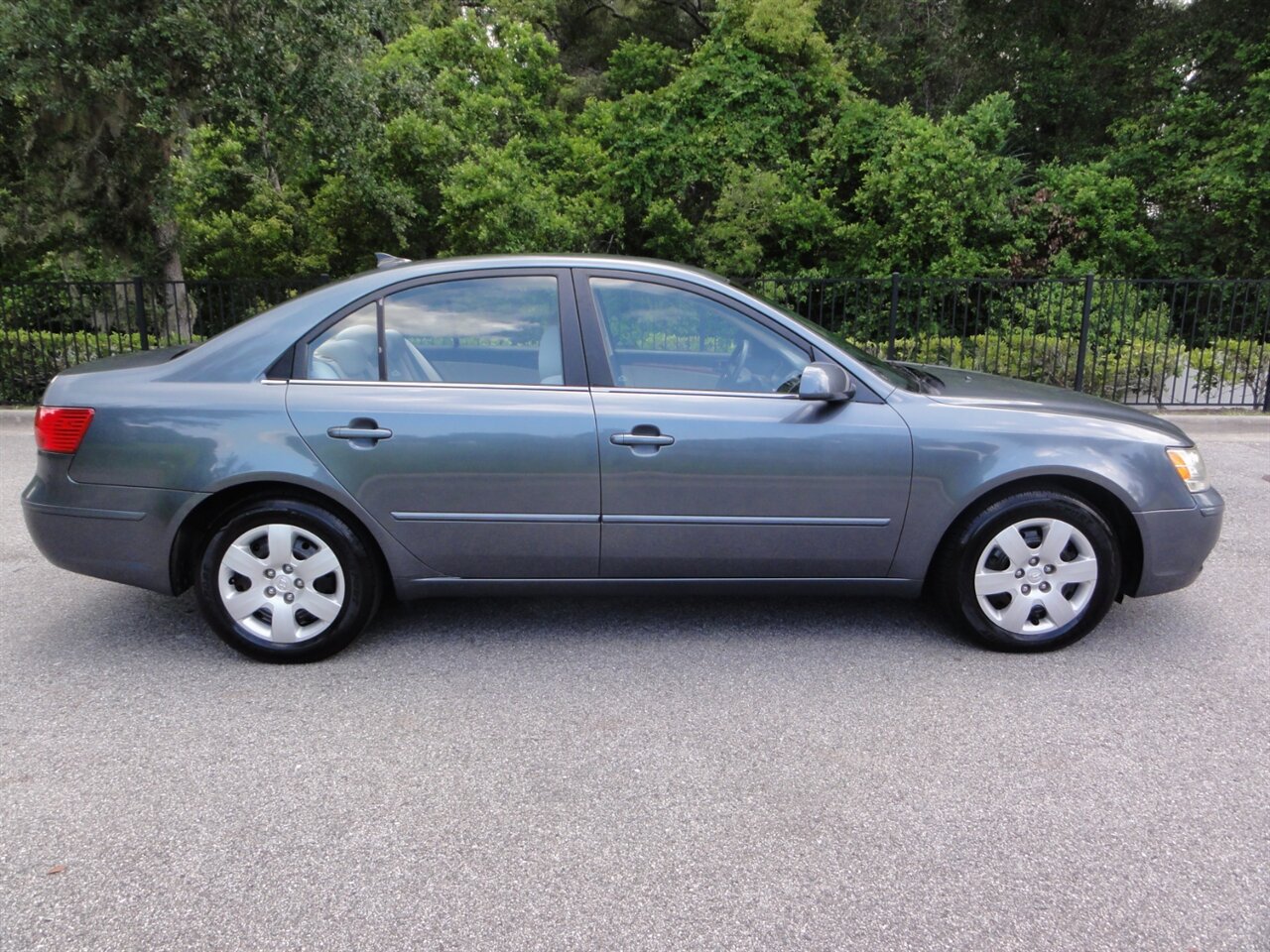 2010 Hyundai SONATA GLS - Photo 16 - Deland, FL 32720