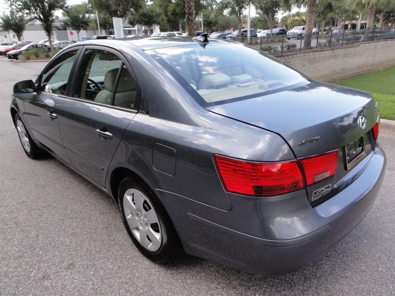 2010 Hyundai SONATA GLS - Photo 4 - Deland, FL 32720