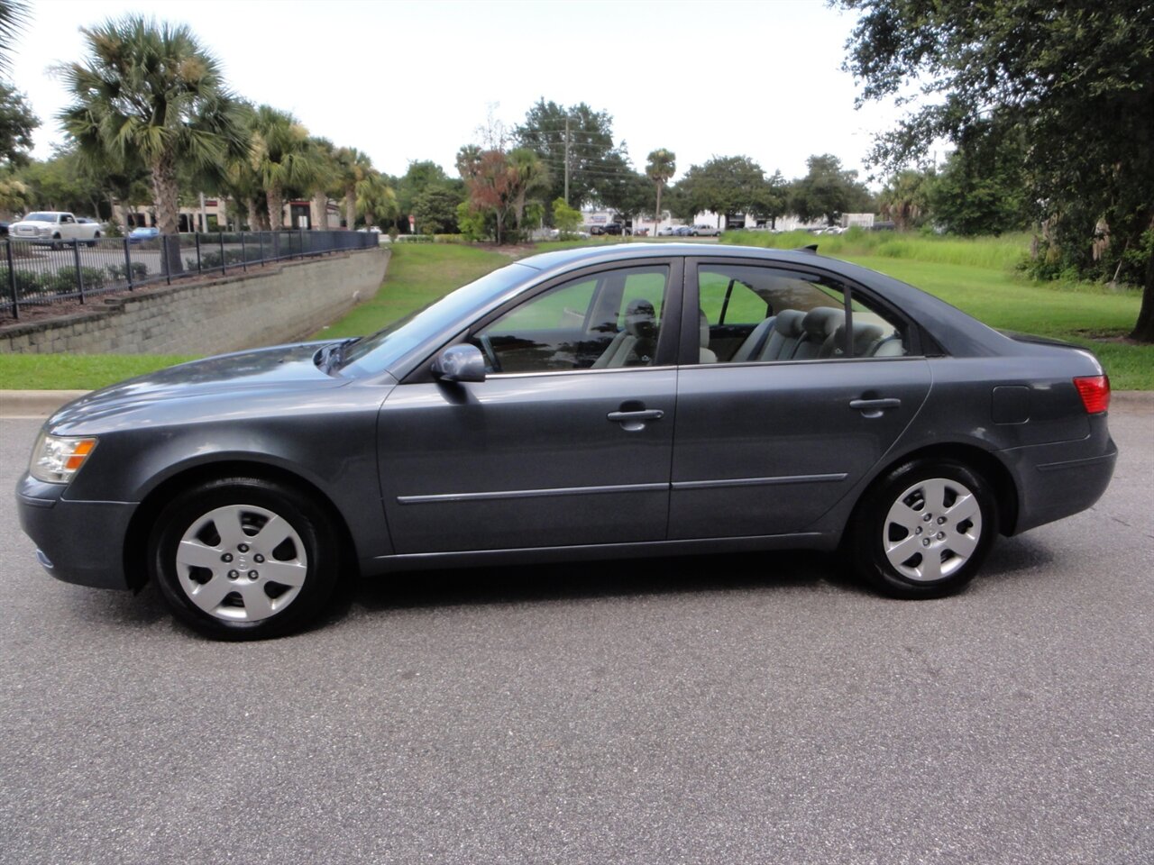 2010 Hyundai SONATA GLS - Photo 17 - Deland, FL 32720
