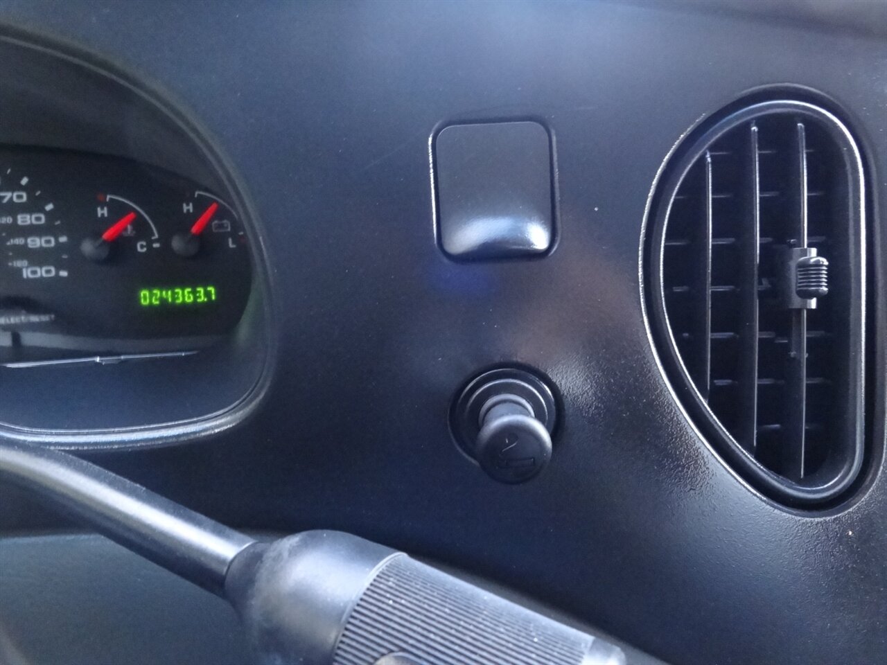 2006 Ford E-150   - Photo 60 - Deland, FL 32720