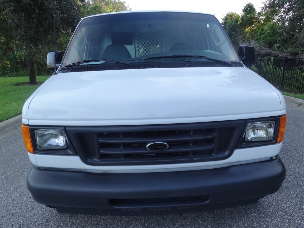 2006 Ford E-150   - Photo 5 - Deland, FL 32720