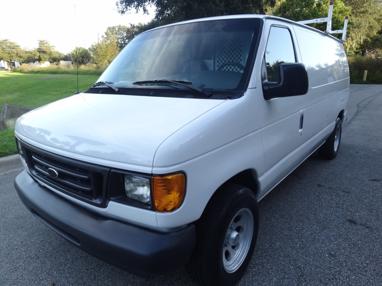 2006 Ford E-150   - Photo 2 - Deland, FL 32720