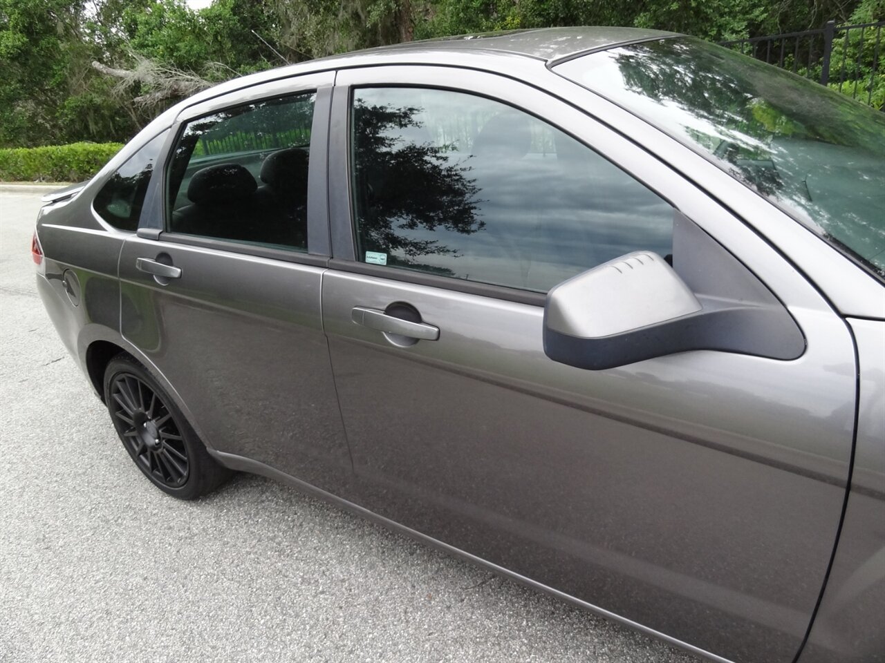 2011 Ford Focus Sport SES   - Photo 11 - Deland, FL 32720