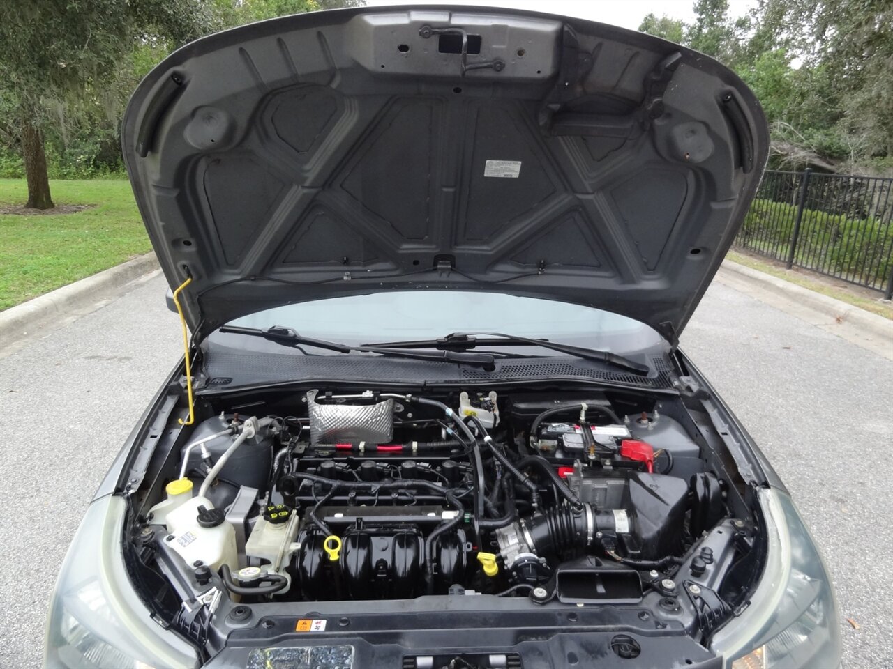 2011 Ford Focus Sport SES   - Photo 27 - Deland, FL 32720
