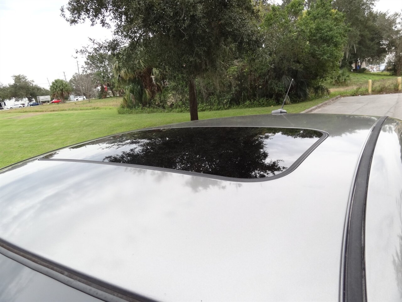 2011 Ford Focus Sport SES   - Photo 20 - Deland, FL 32720