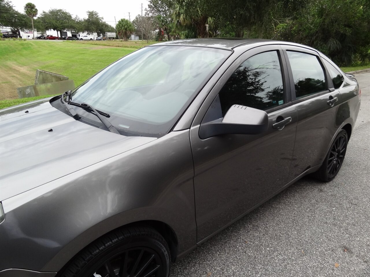 2011 Ford Focus Sport SES   - Photo 10 - Deland, FL 32720
