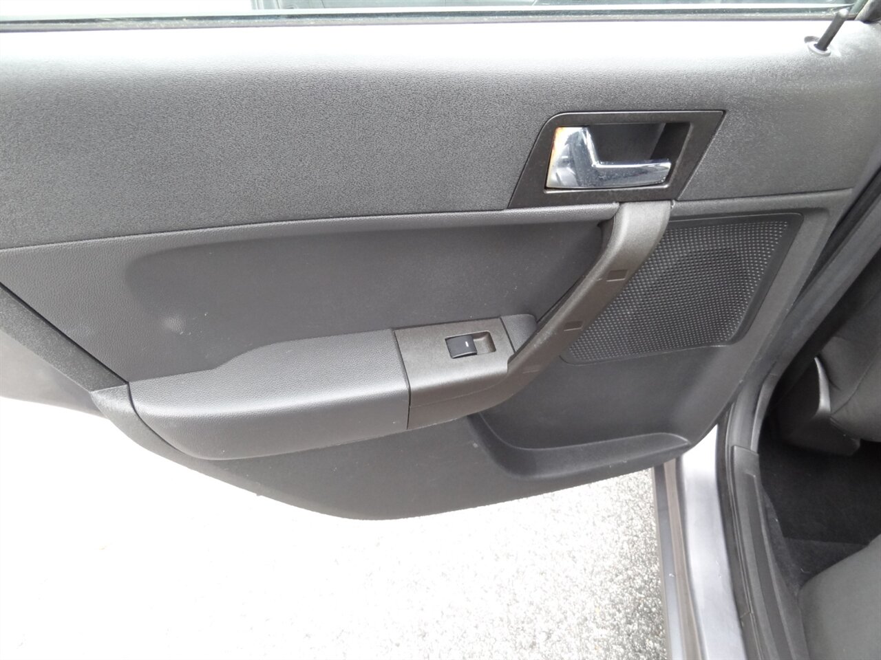 2011 Ford Focus Sport SES   - Photo 37 - Deland, FL 32720