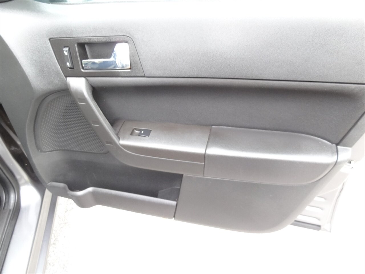 2011 Ford Focus Sport SES   - Photo 45 - Deland, FL 32720