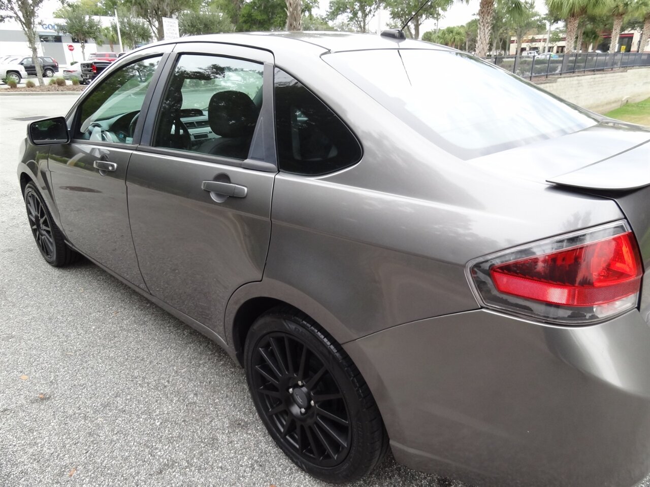 2011 Ford Focus Sport SES   - Photo 13 - Deland, FL 32720