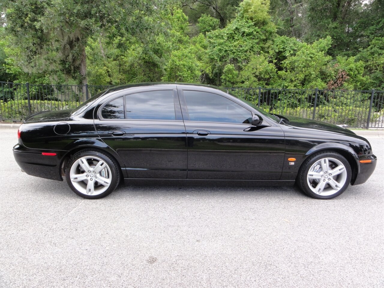 2005 Jaguar S-Type R Premium - Photo 17 - Deland, FL 32720