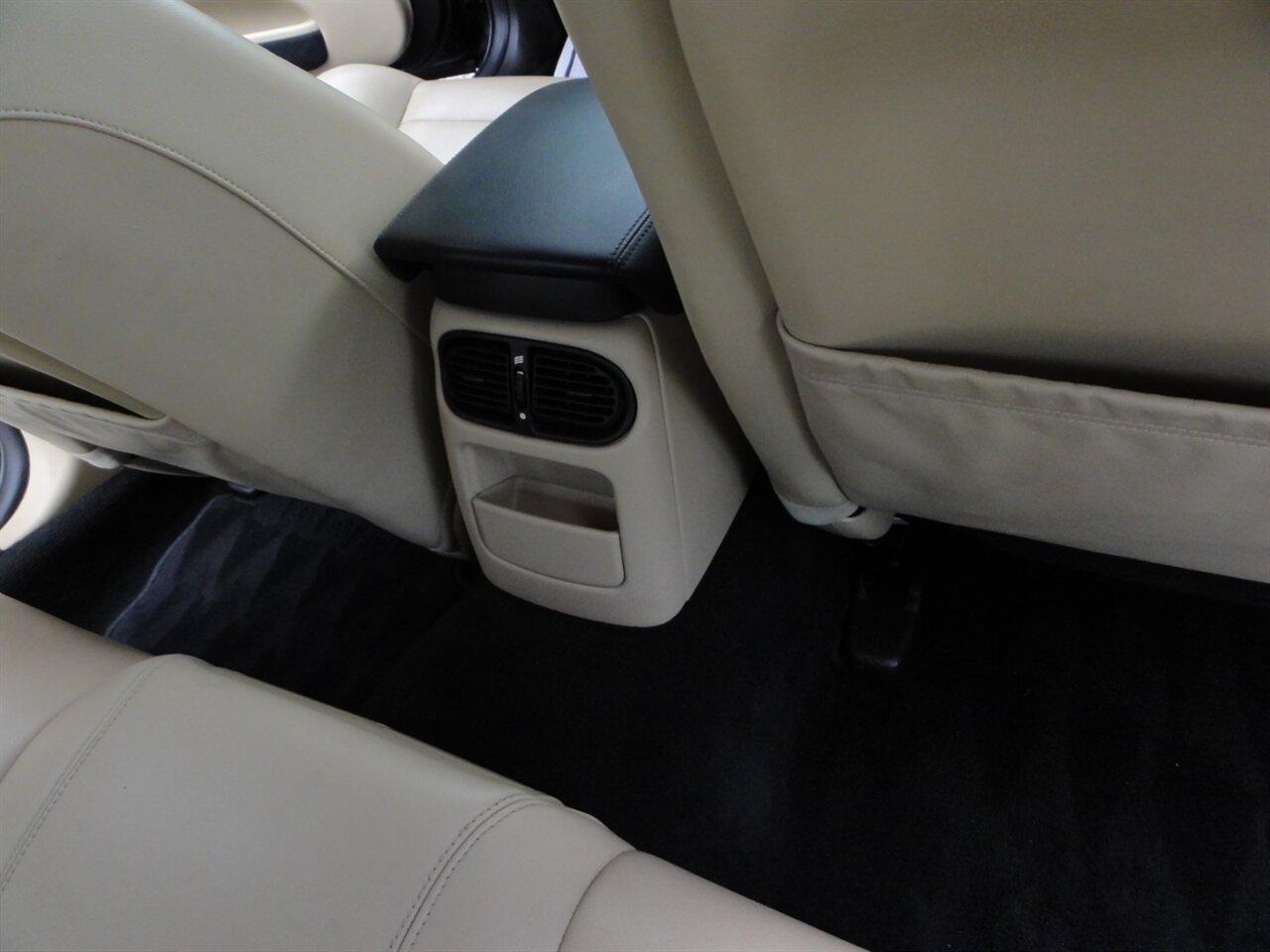 2005 Jaguar S-Type R Premium - Photo 42 - Deland, FL 32720