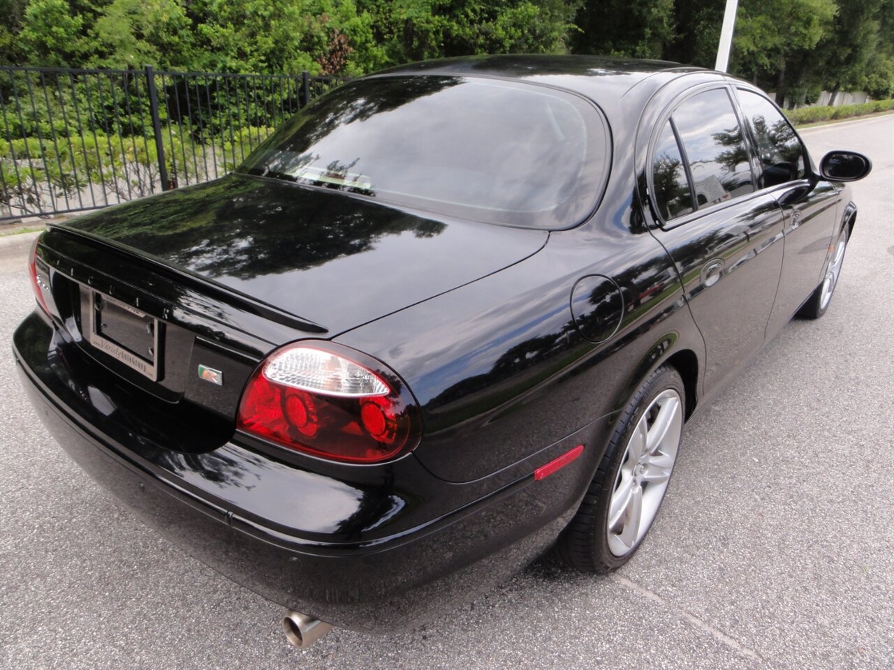 2005 Jaguar S-Type R Premium - Photo 3 - Deland, FL 32720
