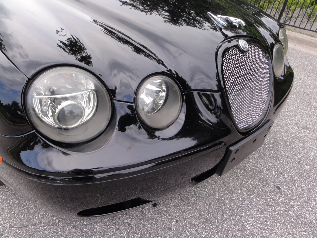 2005 Jaguar S-Type R Premium - Photo 8 - Deland, FL 32720