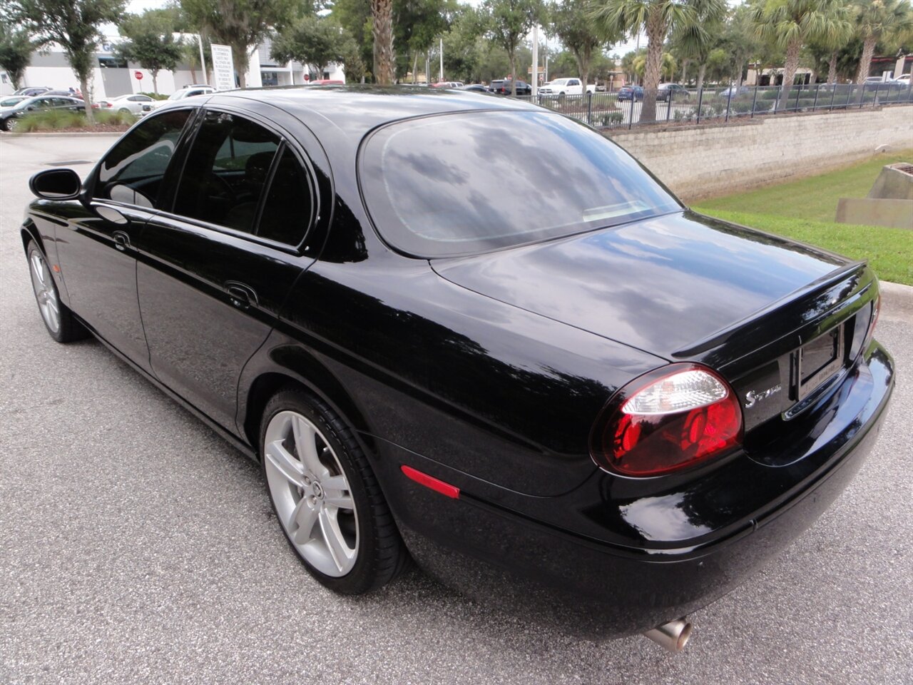 2005 Jaguar S-Type R Premium - Photo 4 - Deland, FL 32720