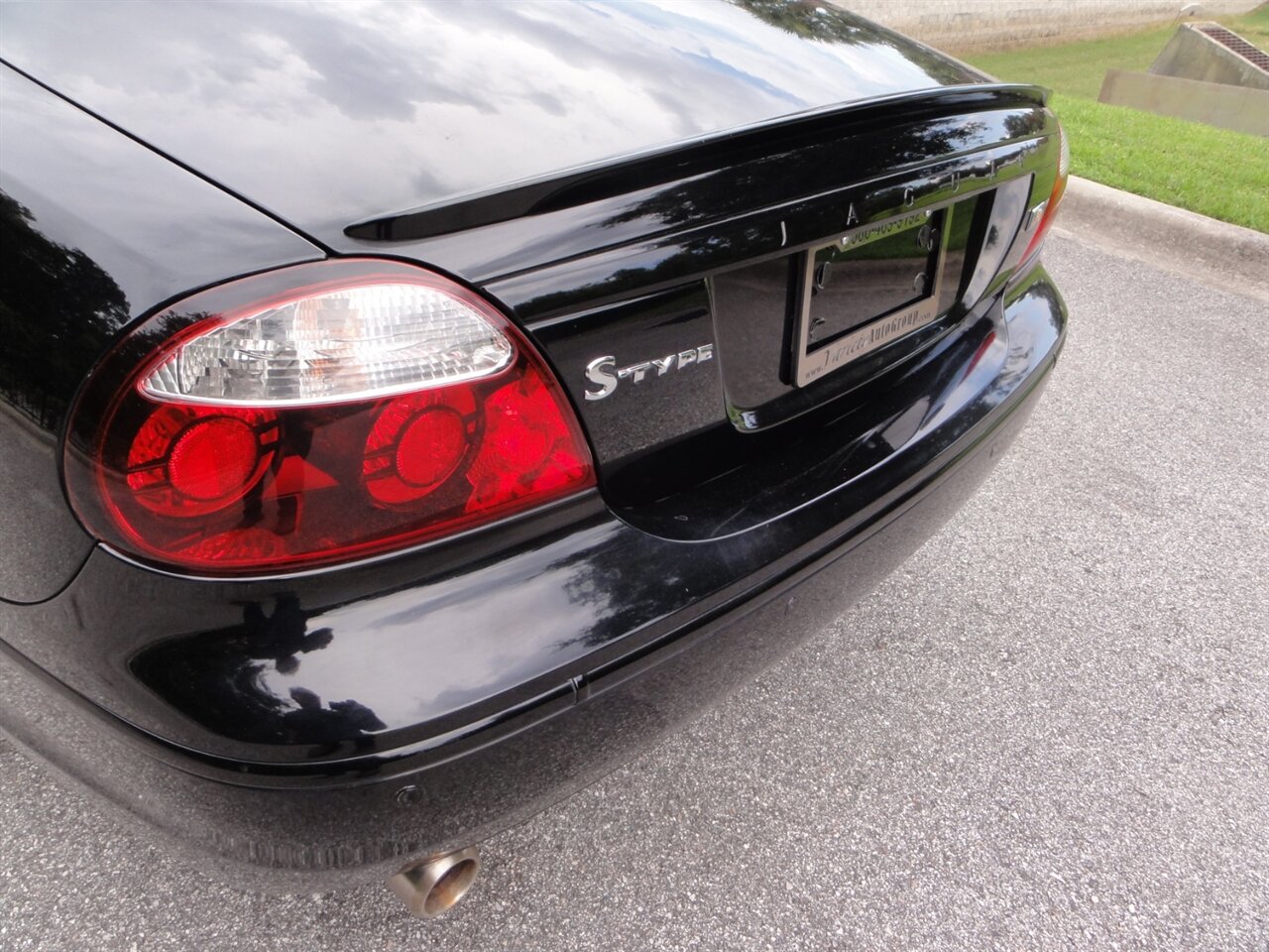 2005 Jaguar S-Type R Premium - Photo 23 - Deland, FL 32720