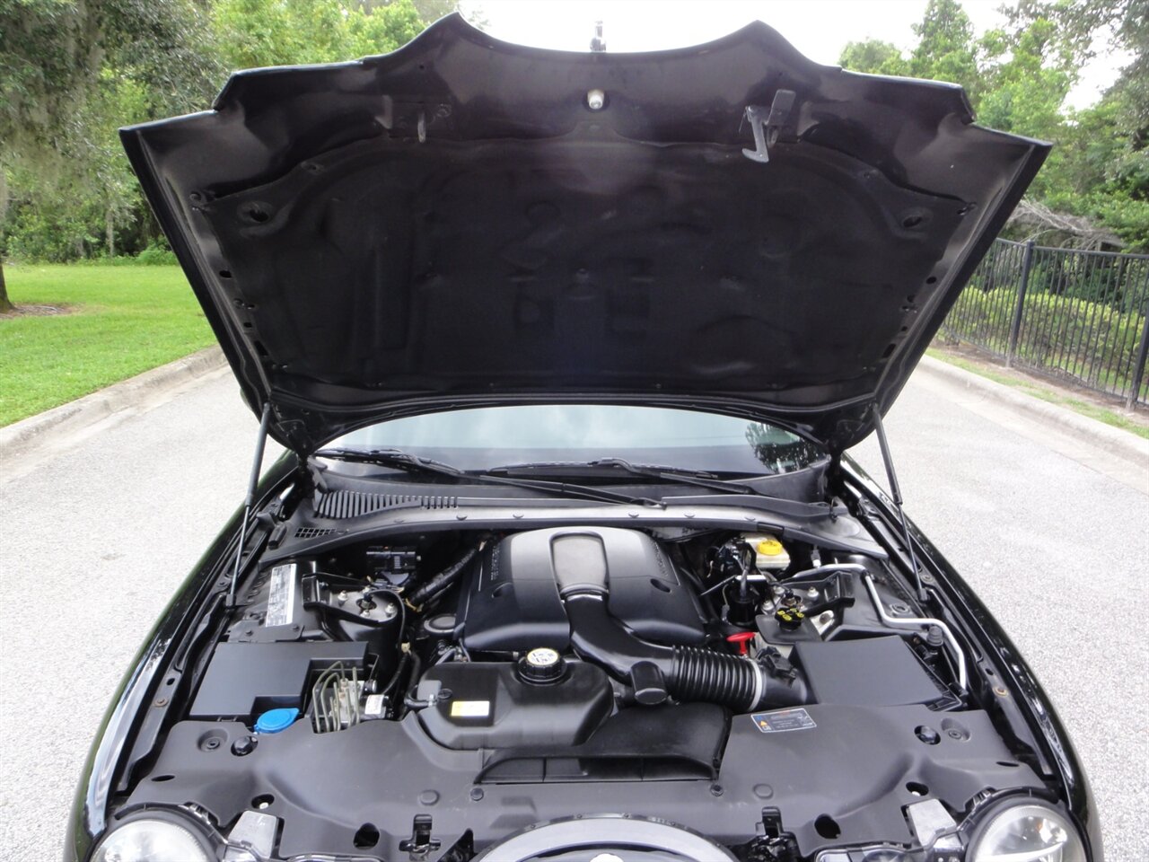 2005 Jaguar S-Type R Premium - Photo 29 - Deland, FL 32720