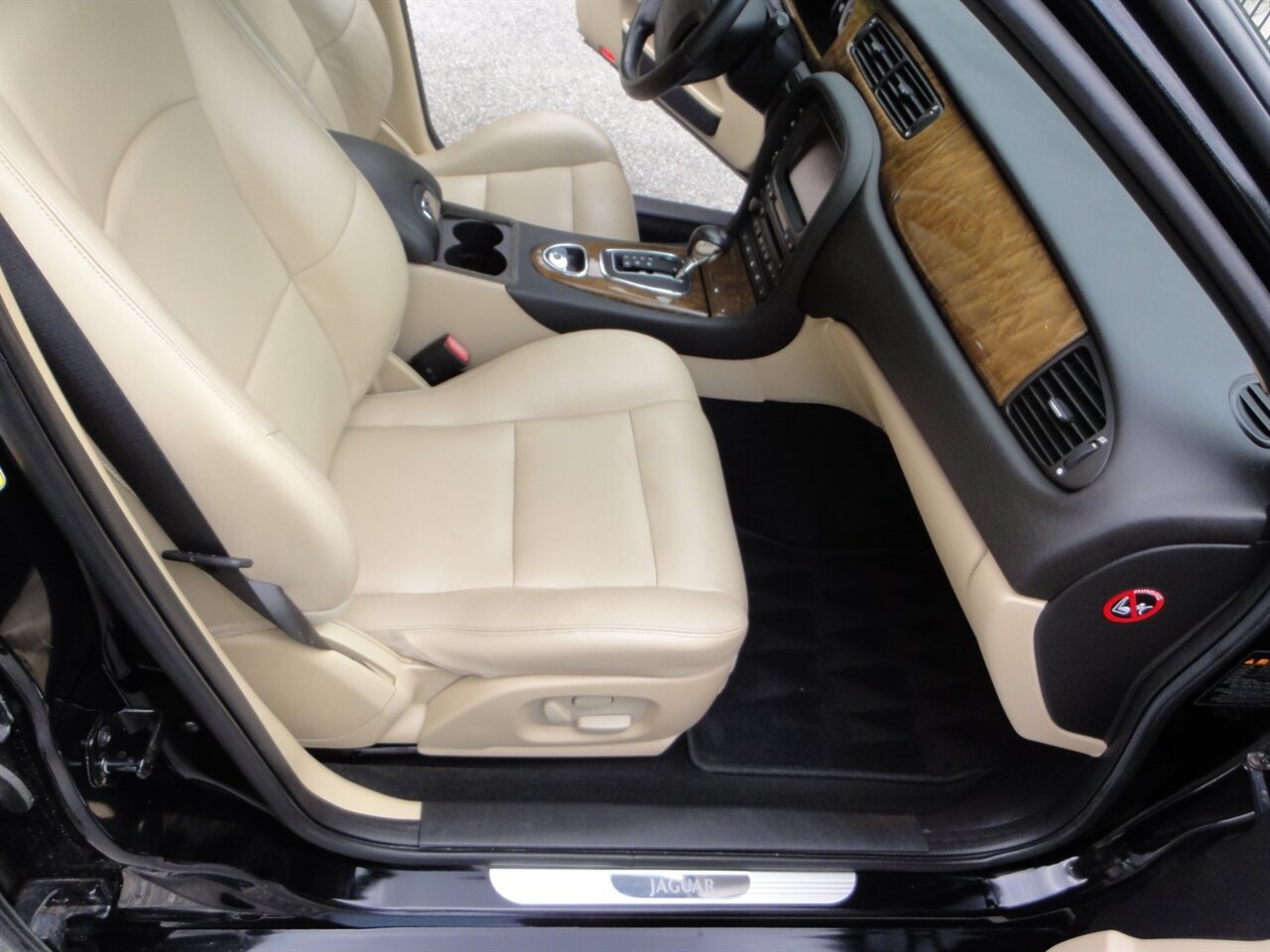 2005 Jaguar S-Type R Premium - Photo 45 - Deland, FL 32720
