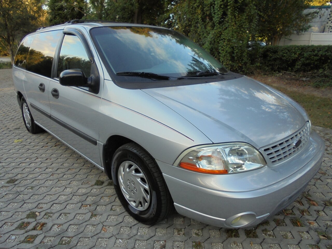 2002 Ford Windstar LX  Wheelchair lift/Handicap - Photo 1 - Deland, FL 32720